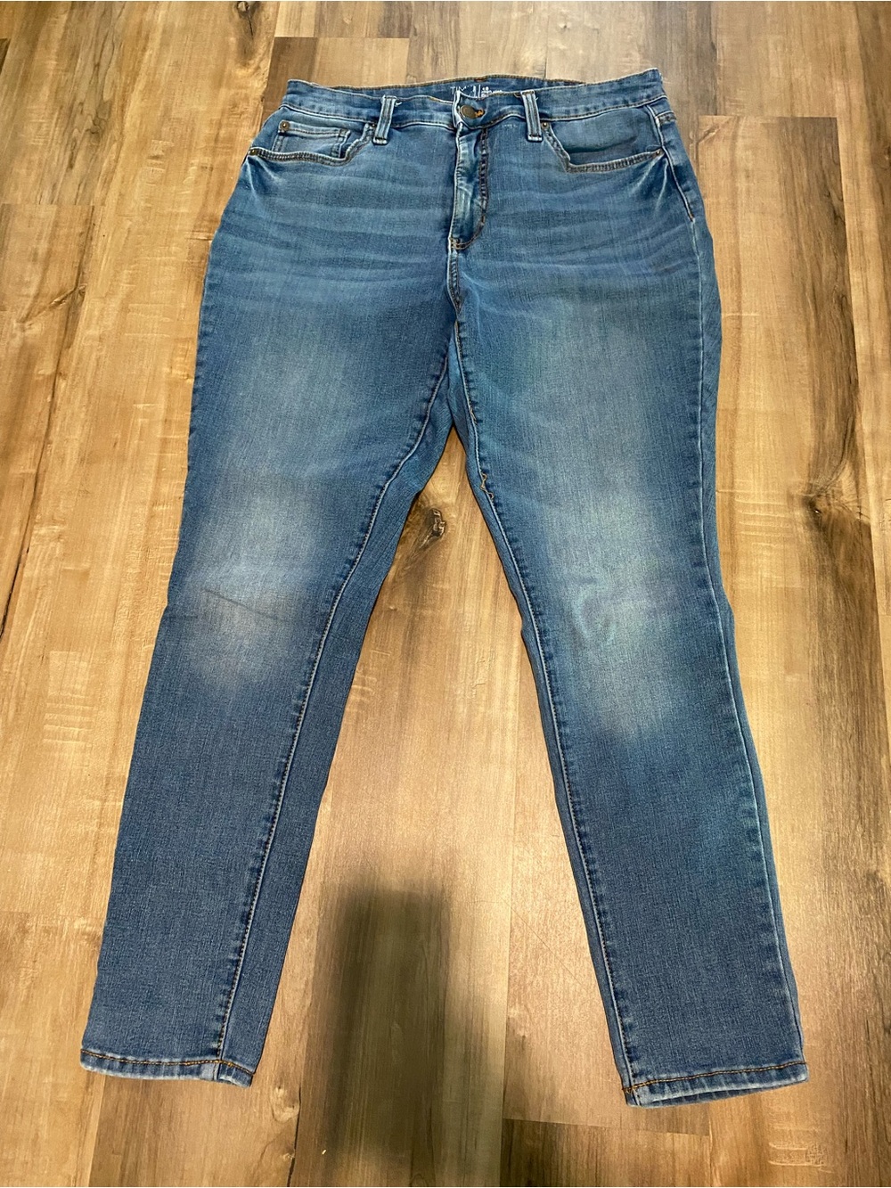 Time and Tru Women's 12 High Rise Curvy Skinny Jeans Medium Wash Stretch Denim